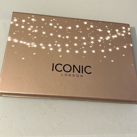 Iconic London Blaze Chaser Palette - Picture 2 of 6